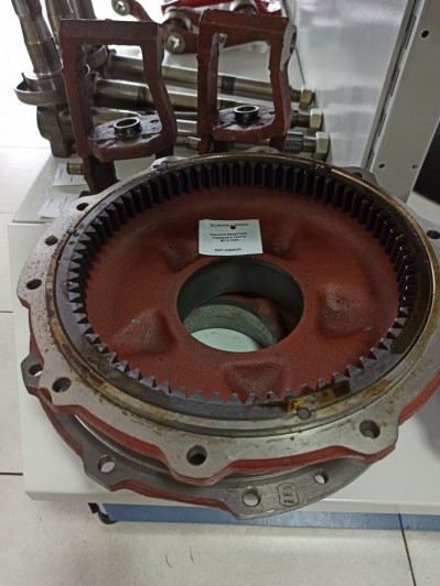 Крышка редуктора переднего моста МТЗ-1221