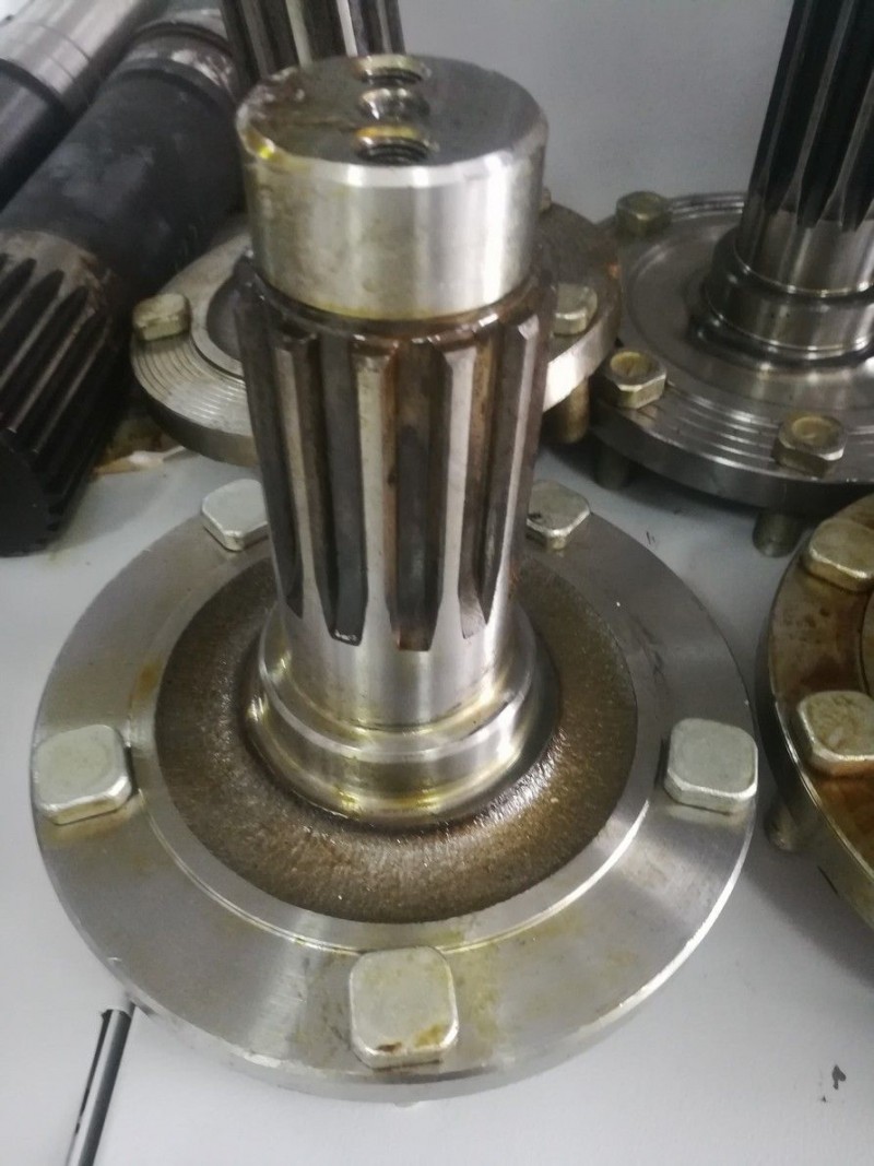 Фланец редук.перед.моста с болтами (5шпилек) — 2