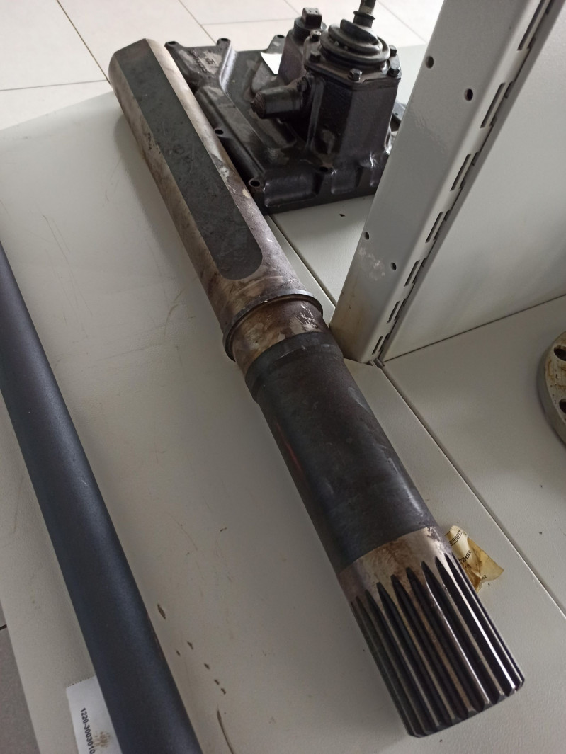 Полуось заднего моста 21214 в сб — 1